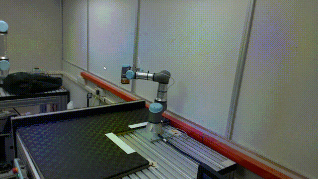 Robot proximity-sensing experiment from the original 2022 project.